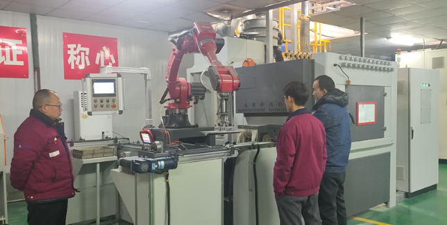 吴忠喷砂机在模具清理中的专业应用